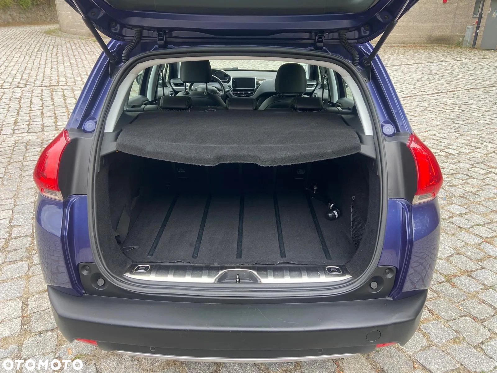 Peugeot 2008 1.2 Pure Tech Allure S&S - 12