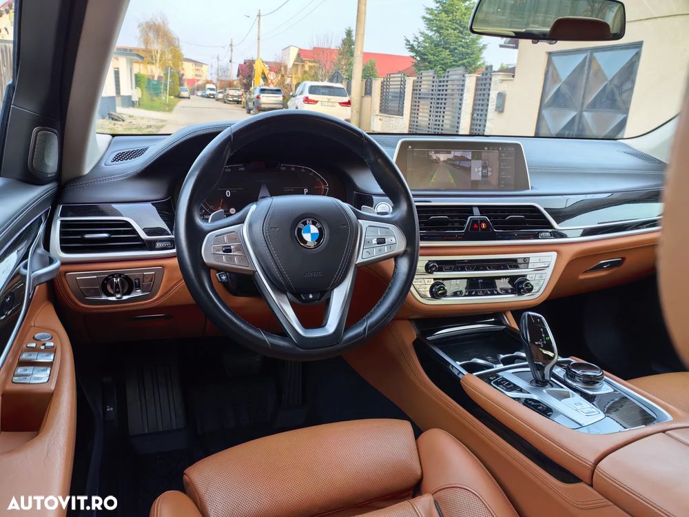 BMW Seria 7 750i xDrive - 6