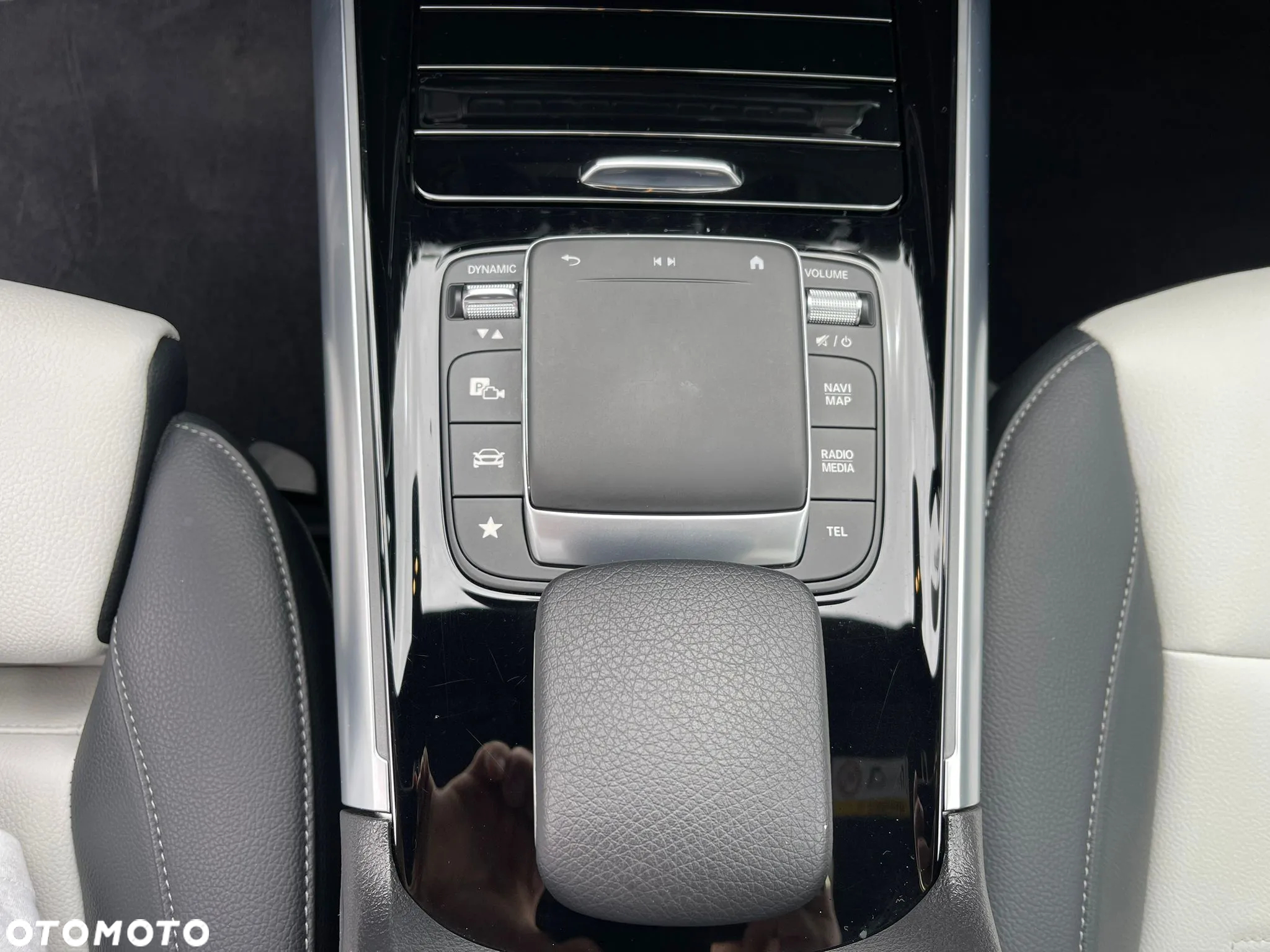 Mercedes-Benz GLA 250 4-Matic AMG Line - 24
