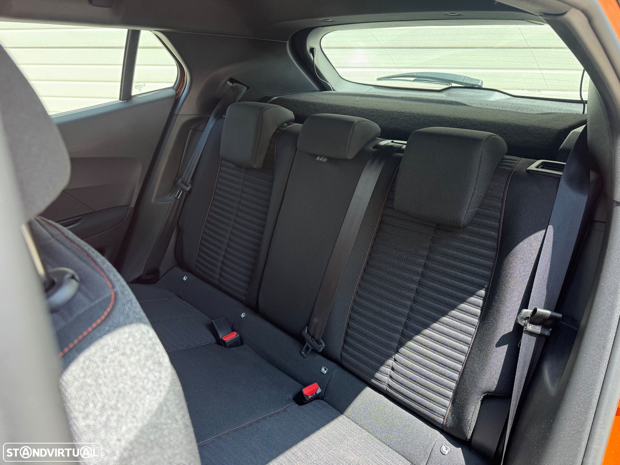Peugeot e-2008 50 kWh Active - 6