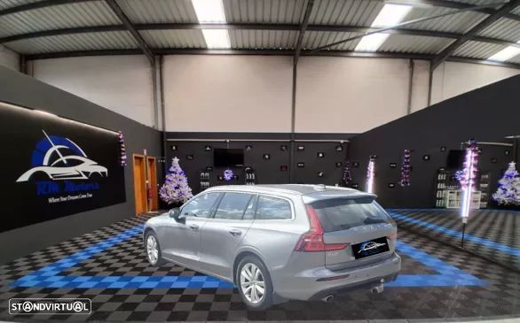 Volvo V60 2.0 B4 Momentum Plus - 3