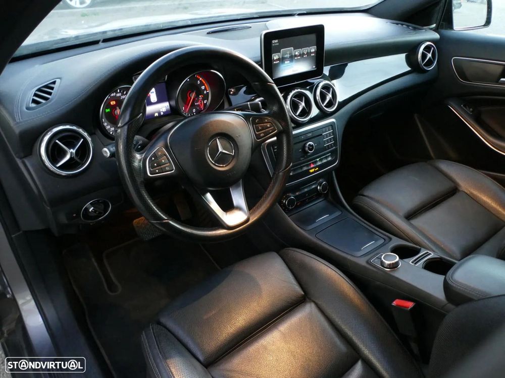 Mercedes-Benz GLA 220 d Urban - 26