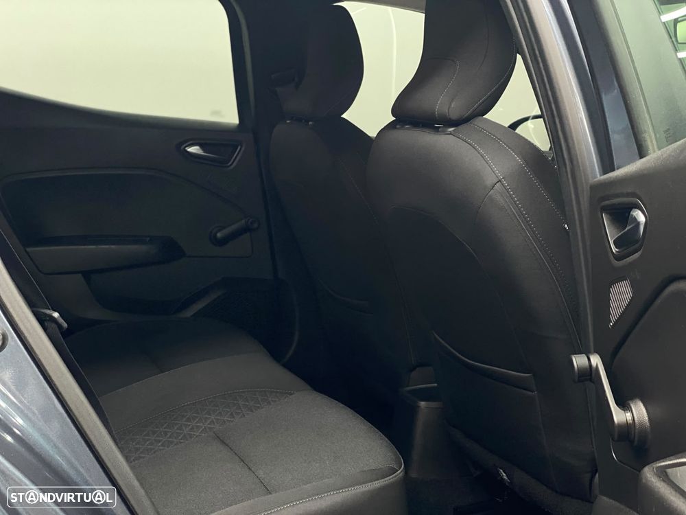 Renault Clio - 17