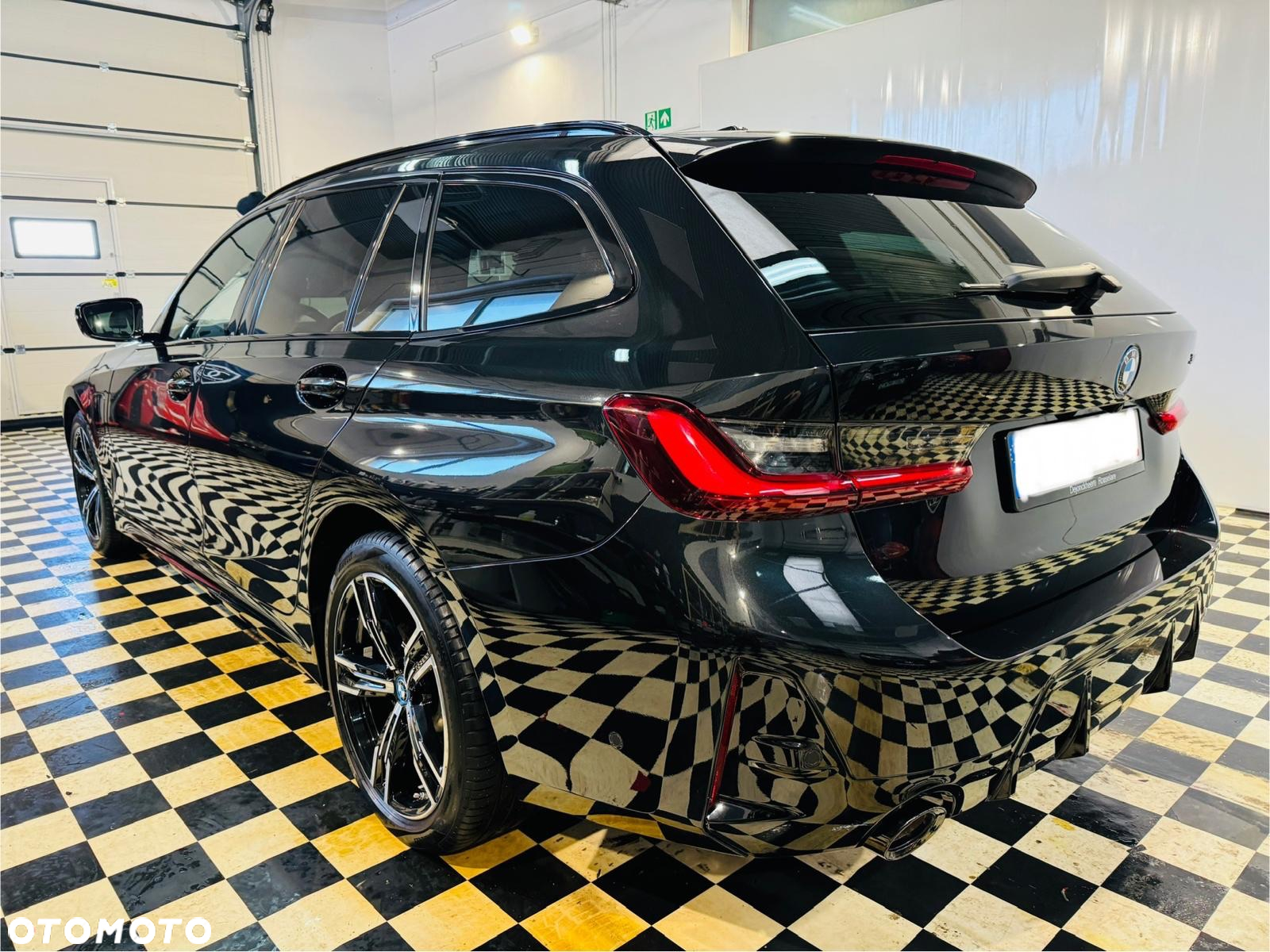 BMW Seria 3 330e Touring M Sport - 2