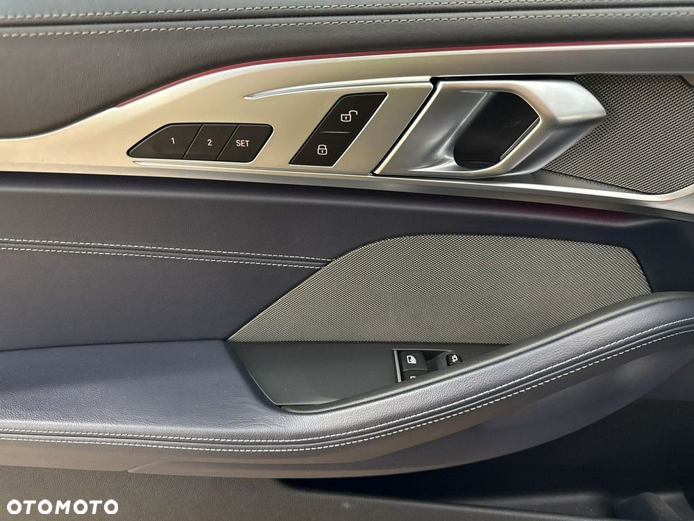 BMW Seria 8 - 13