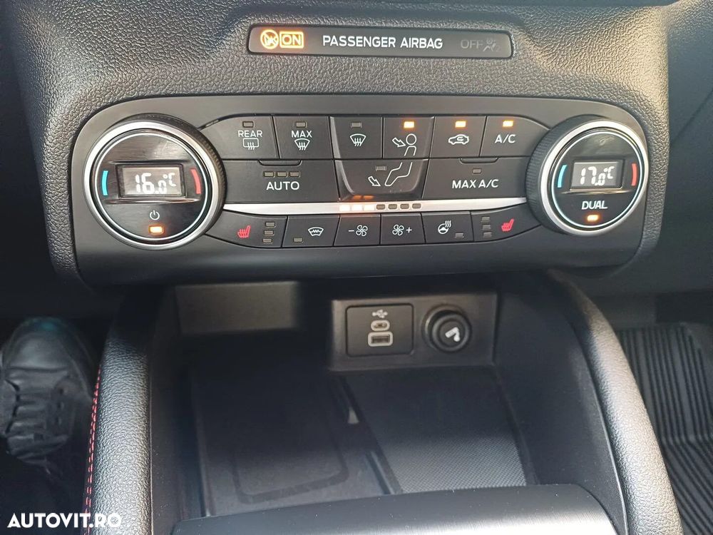 Ford Kuga 2.5 Duratec FHEV AWD ST Line - 32