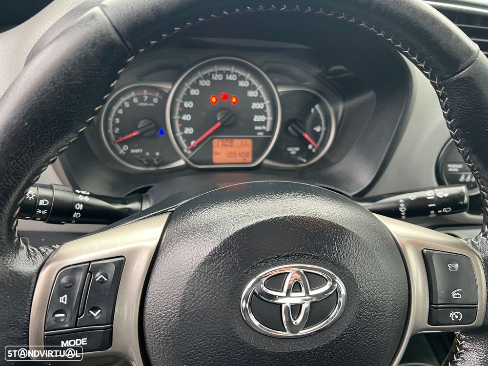 Toyota Yaris 1.0 VVT-i Comfort +PS Style +P.Techno +P.Sport - 6