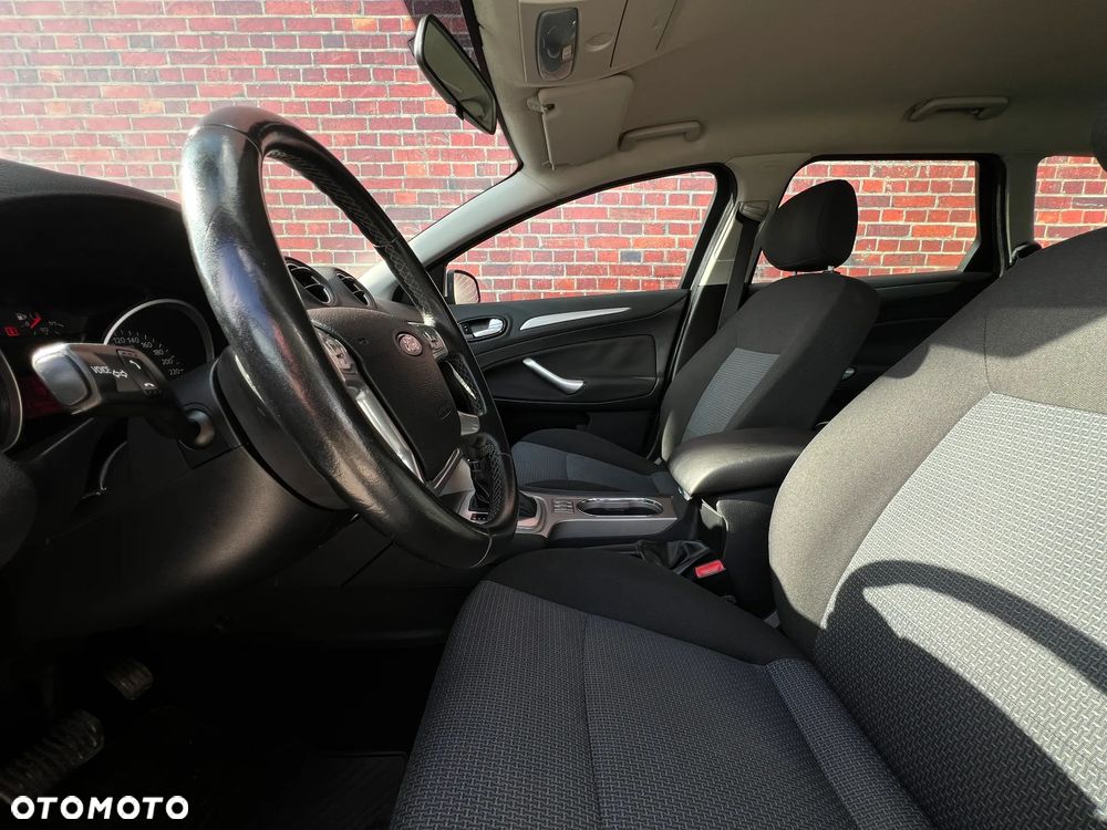 Ford Mondeo - 12