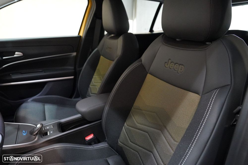 Jeep Avenger 54 kWh Summit - 29