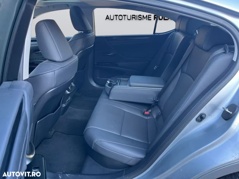 Lexus Seria ES 300h Business Line - 12