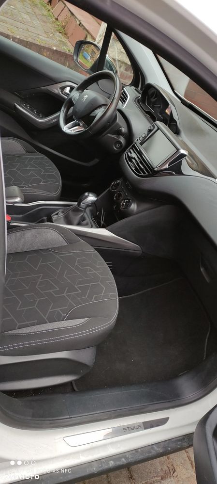 Peugeot 2008 1.2 Pure Tech GPF Style - 4