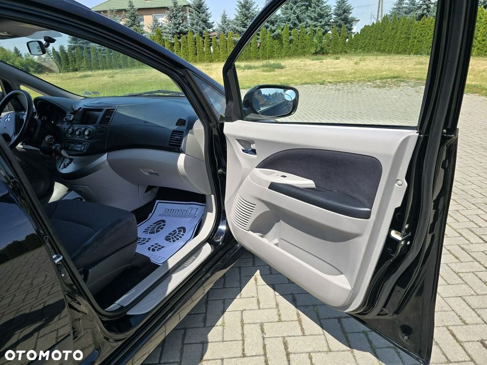 Mitsubishi Grandis - 26