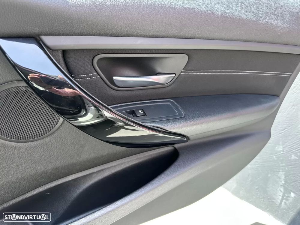 BMW 318 d Sport Line - 50