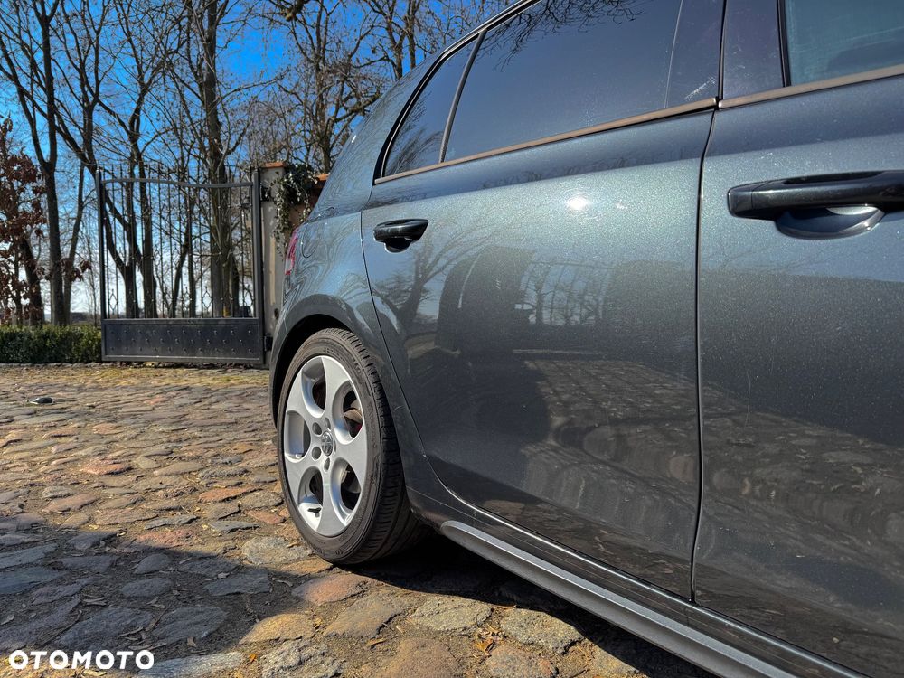 Volkswagen Golf 2.0 GTI - 13