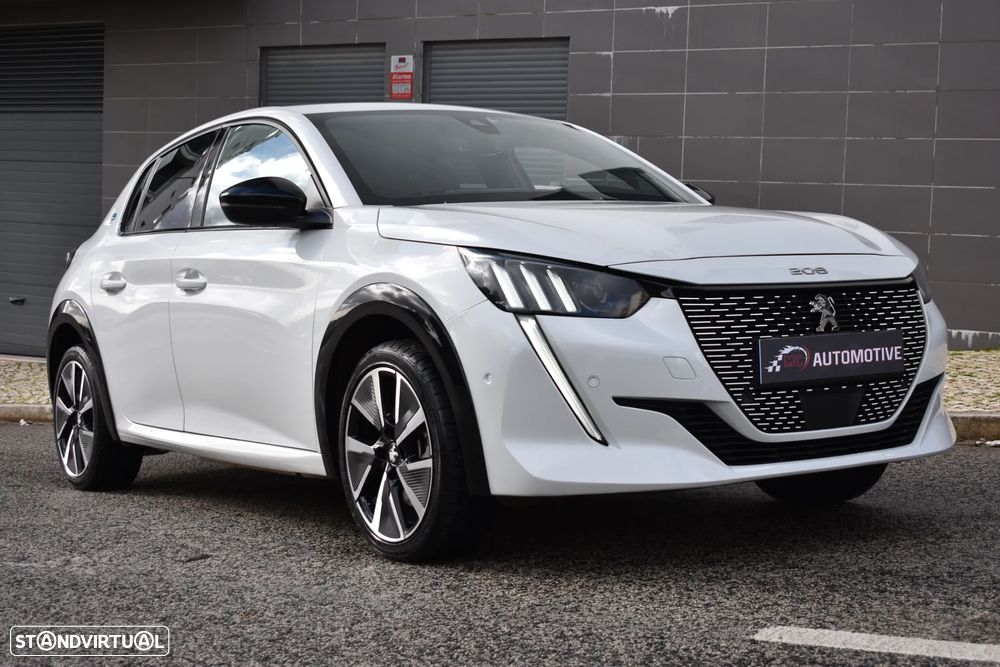 Peugeot e-208 GT - 14