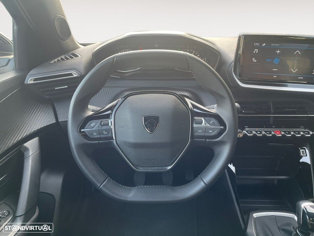 Peugeot 2008 1.2 PureTech Style - 12