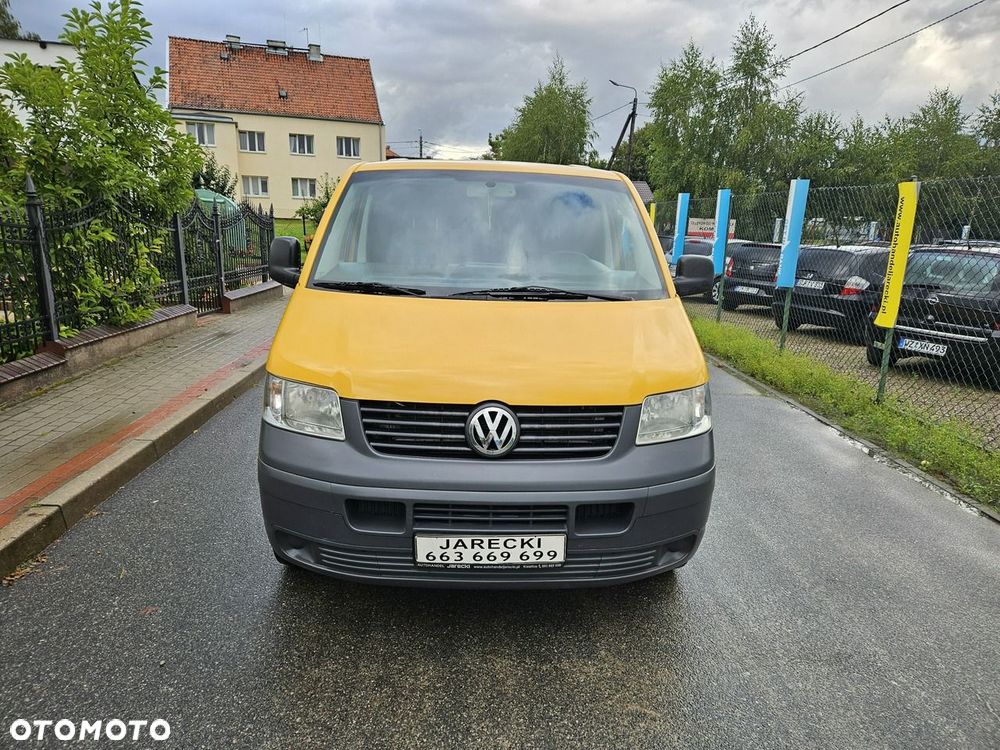 Volkswagen Caravelle - 2