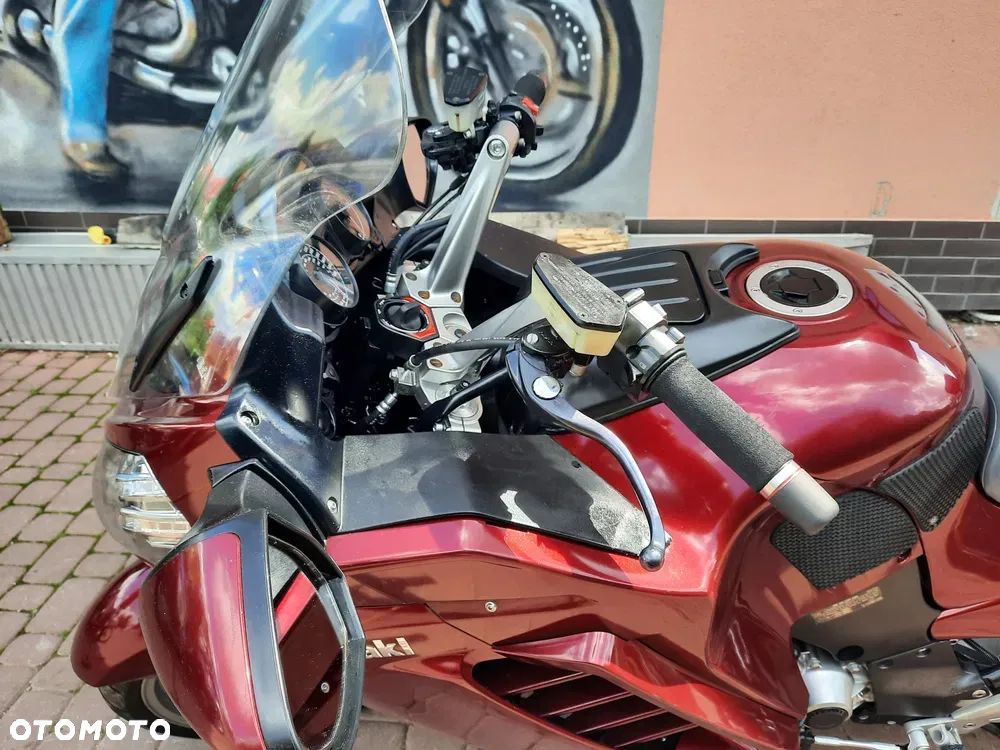 Kawasaki GTR - 9