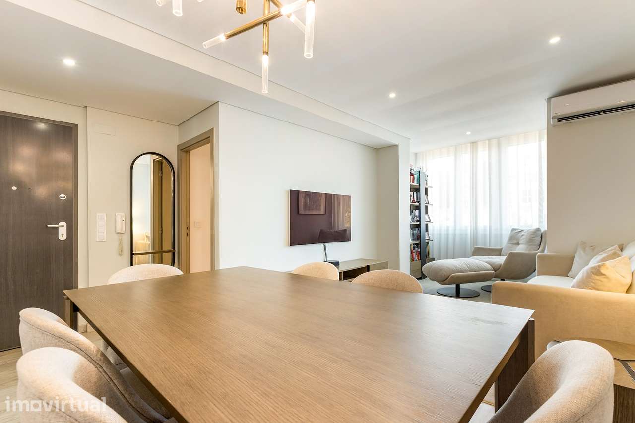 Apartamento T2 Remodelado e com vista em Campolide - Grande imagem: 4/26
