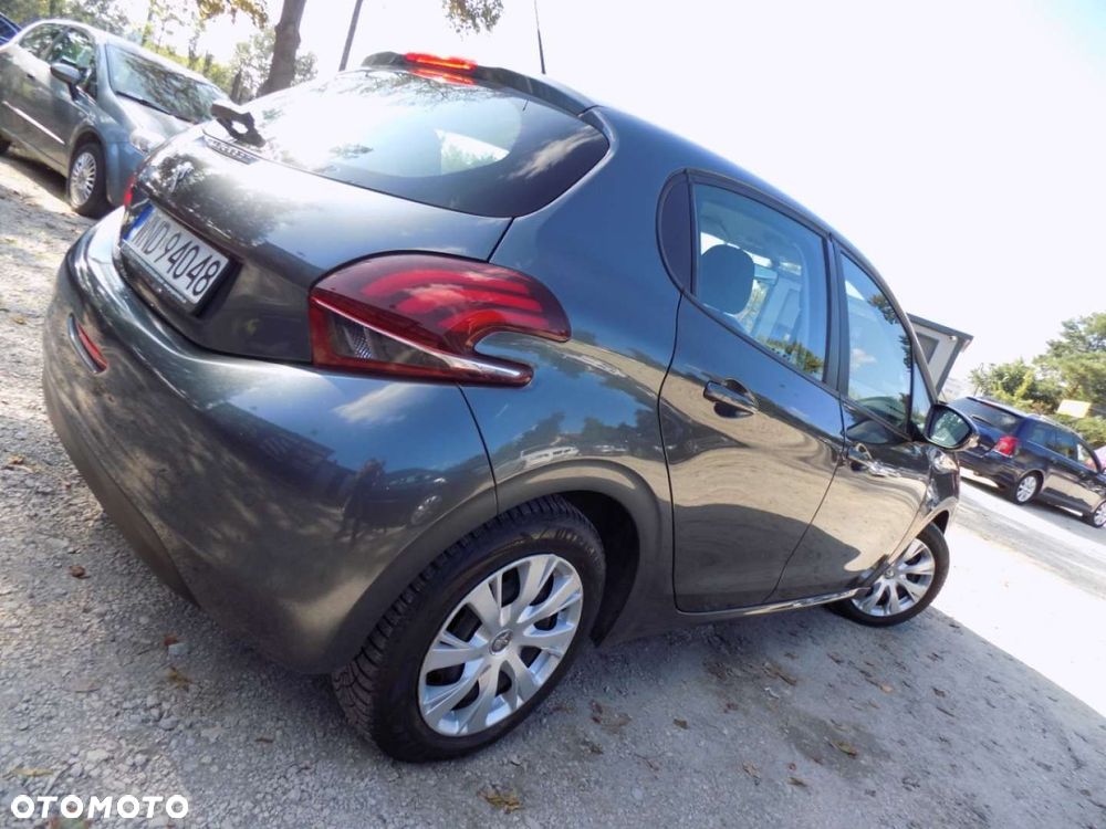 Peugeot 208 - 19