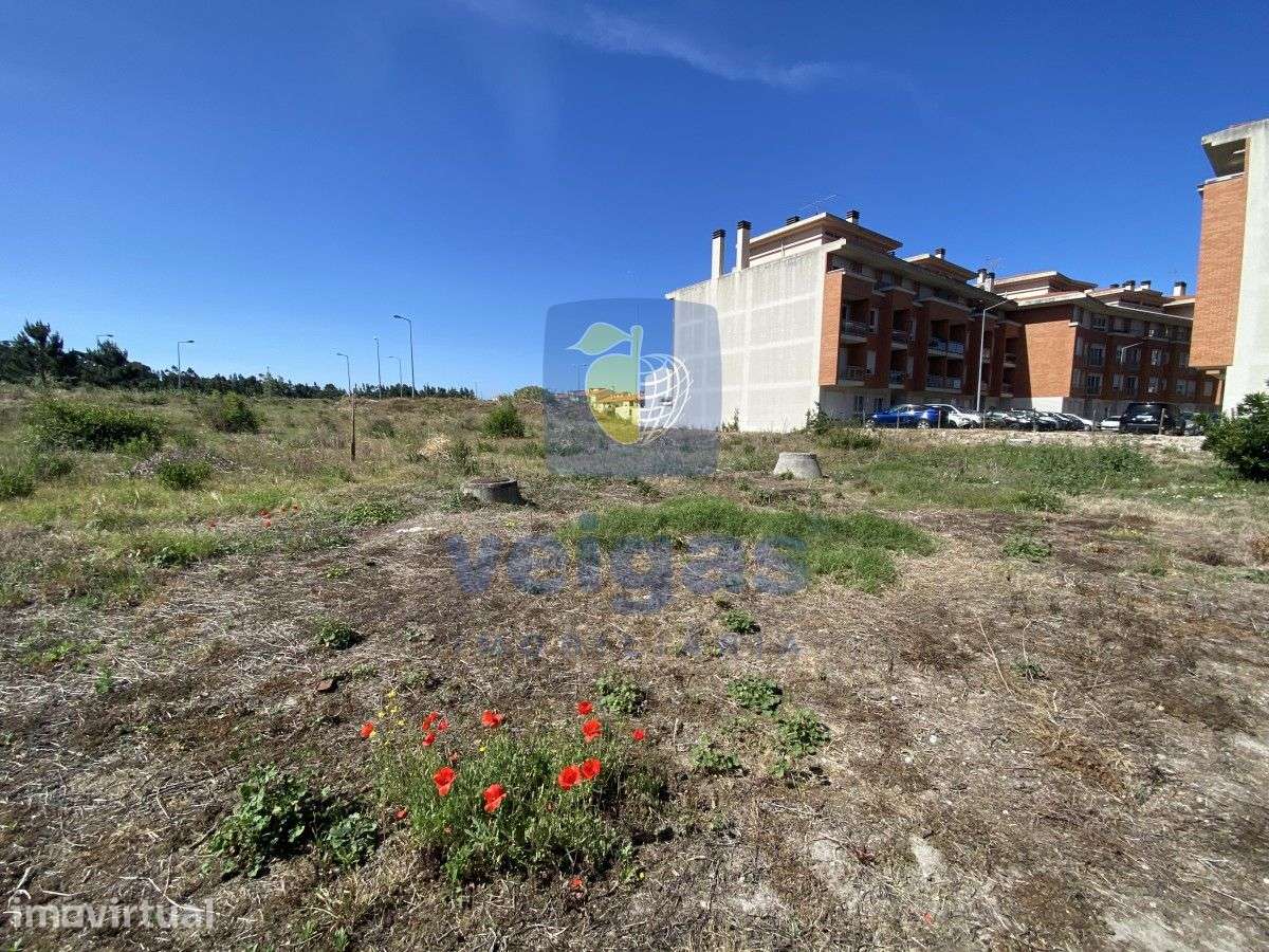 Terreno Urbano com Elevado Potencial de Construção na cidade das Calda - Grande imagem: 2/21