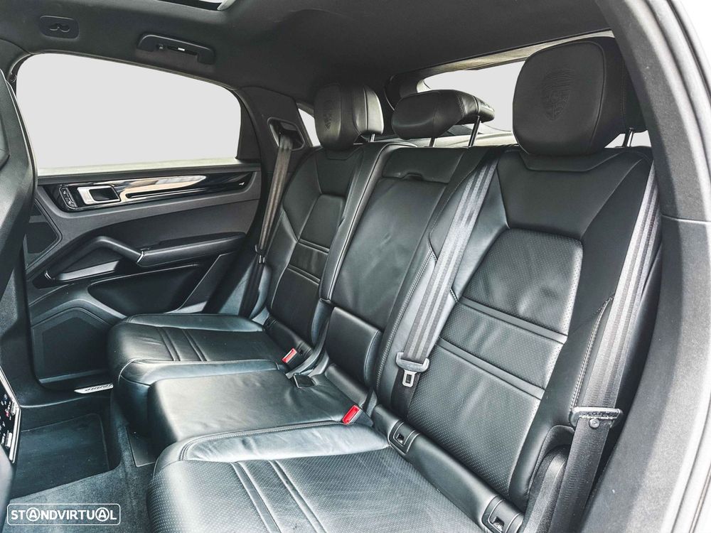 Porsche Cayenne Coupé E-Hybrid - 10