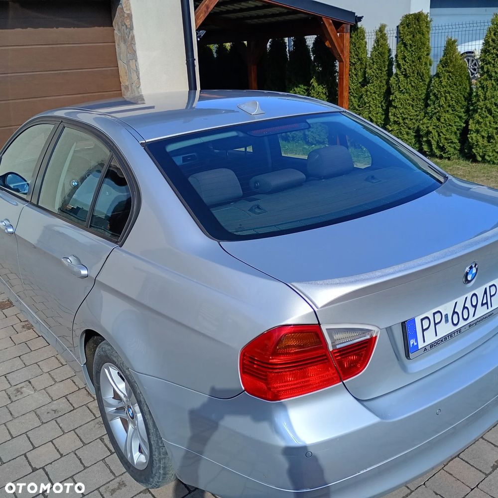BMW Seria 3 318d - 5