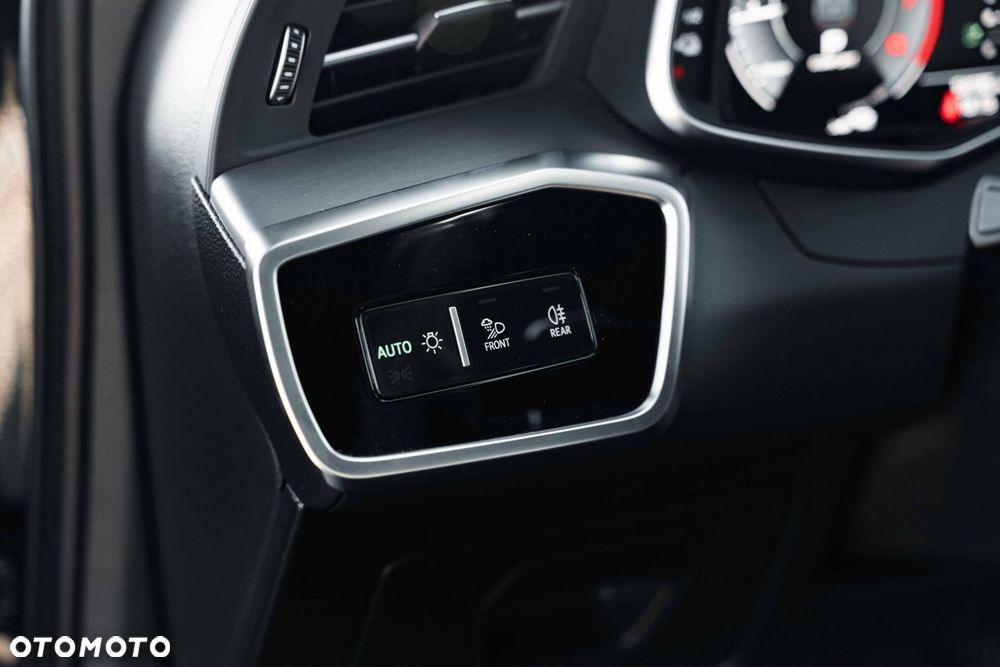 Audi A6 Avant 55 TFSI e Quattro Sport S tronic - 24