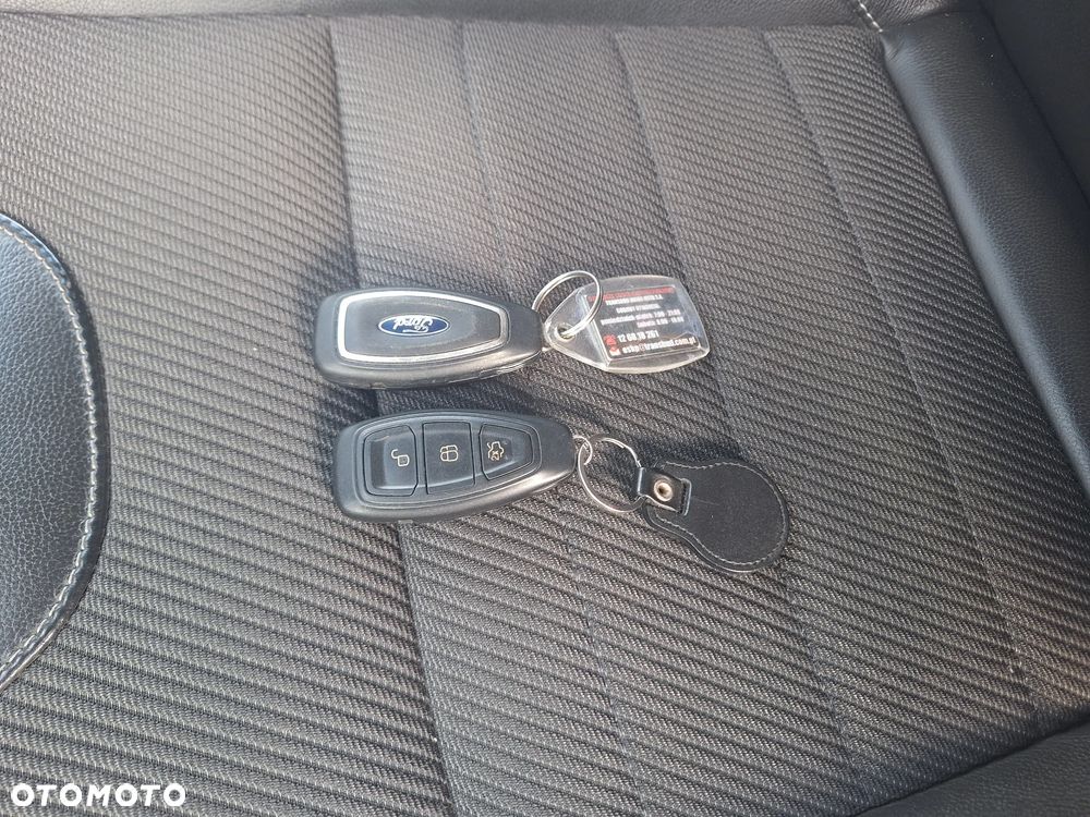 Ford Kuga 2.0 TDCi 4WD Titanium - 25
