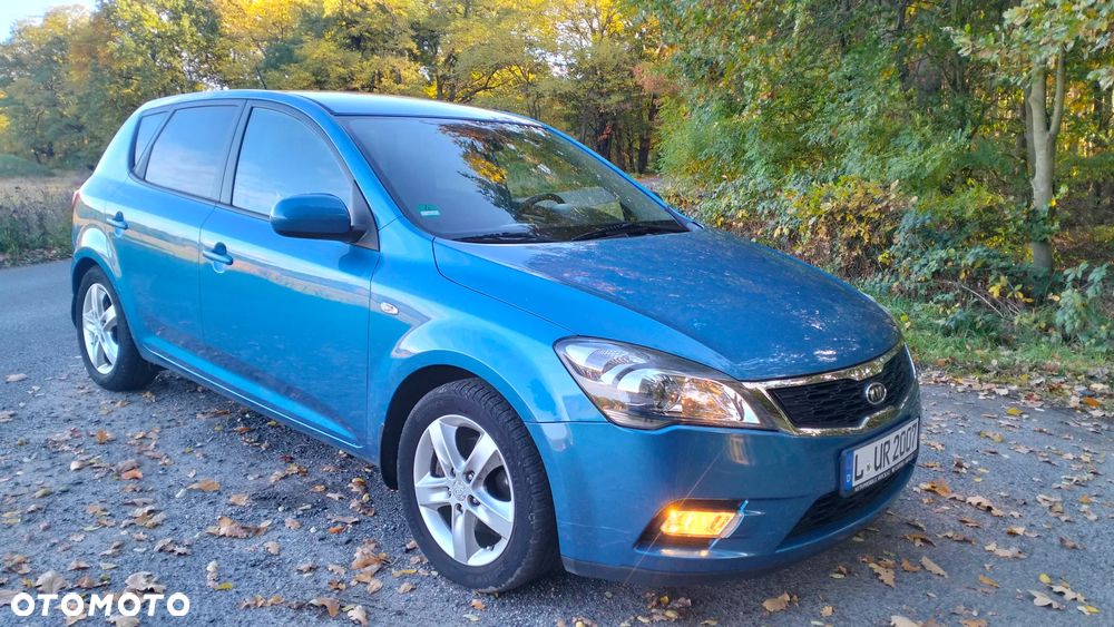 Kia Ceed - 9