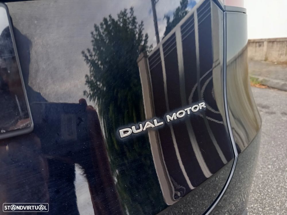 Tesla Model Y Long Range Dual Motor AWD - 9