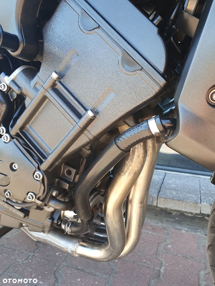 Yamaha FZ - 28