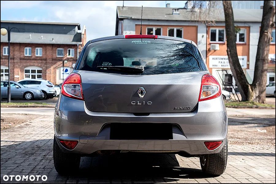 Renault Clio - 9