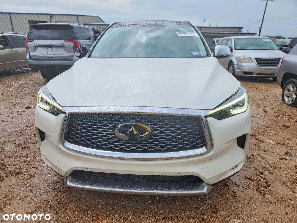 Infiniti Q50 - 2