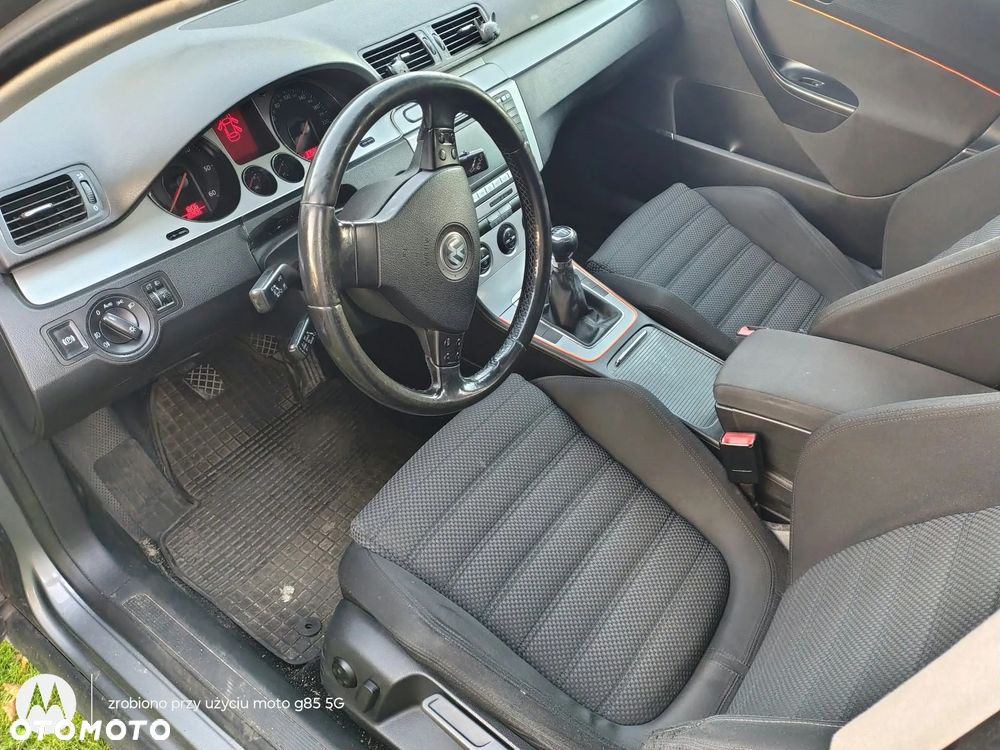 Volkswagen Passat - 5