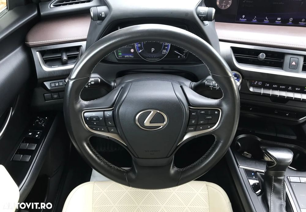 Lexus UX 250h E-FOUR Luxury ML - 17