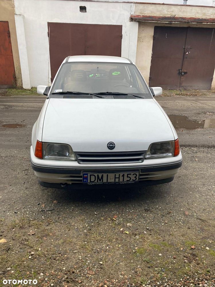 Opel Kadett 1.4 CS - 3