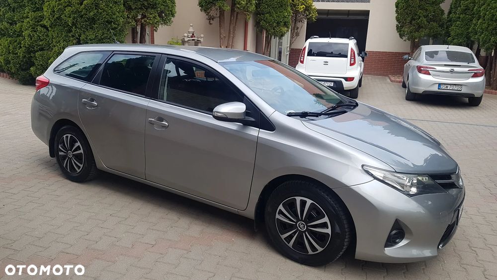 Toyota Auris - 16
