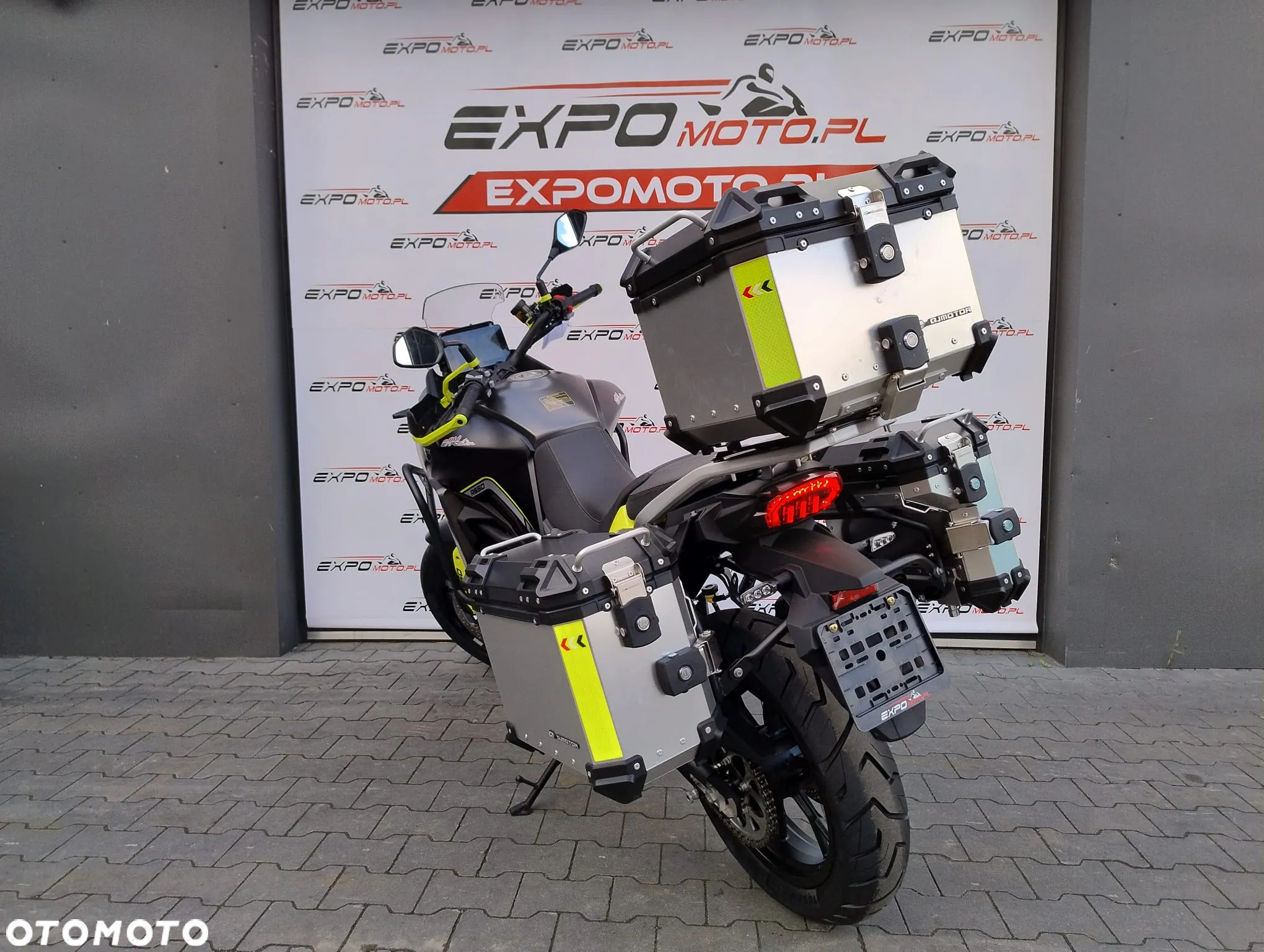 QJMOTOR SVT 650 - 5