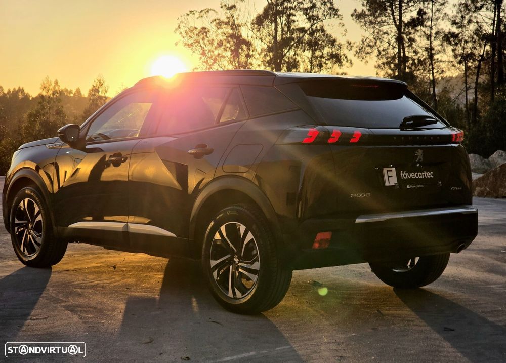 Peugeot 2008 1.2 PureTech GT - 4