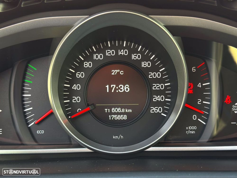 Volvo V40 2.0 D2 Momentum - 18