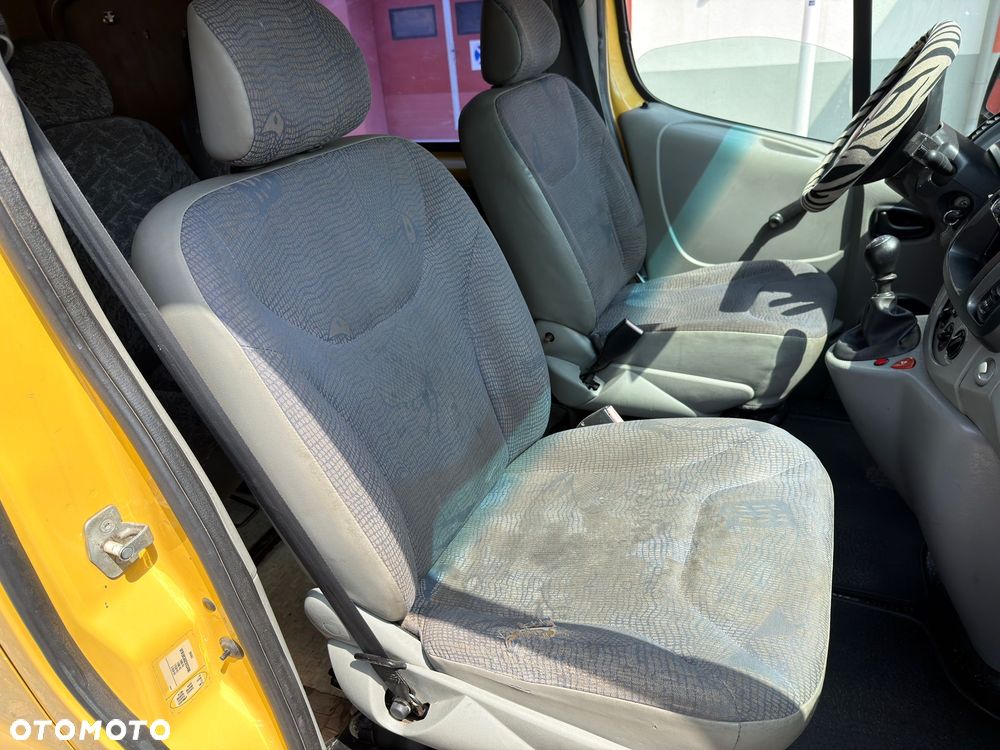 Renault Trafic Passenger - 18