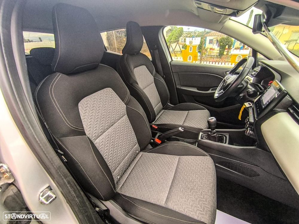 Renault Clio - 11