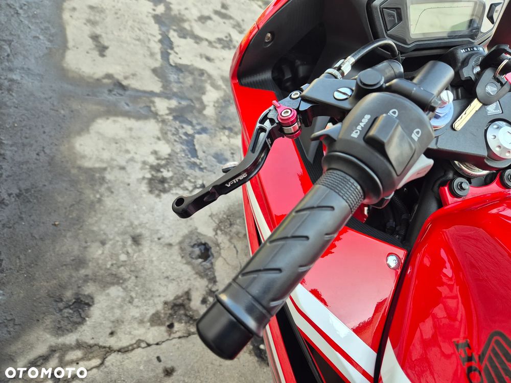Honda CBR - 16