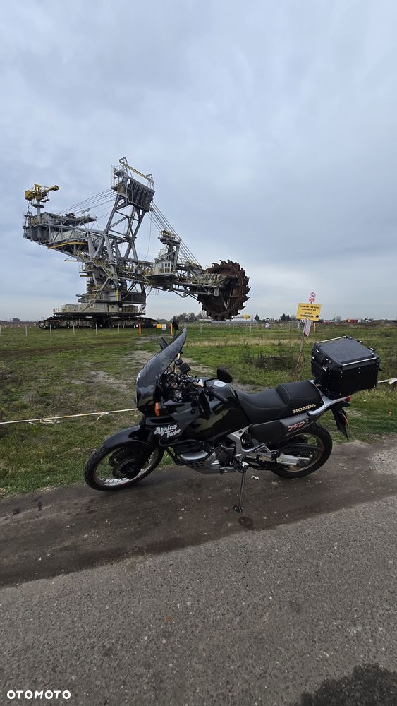 Honda XRV - 22