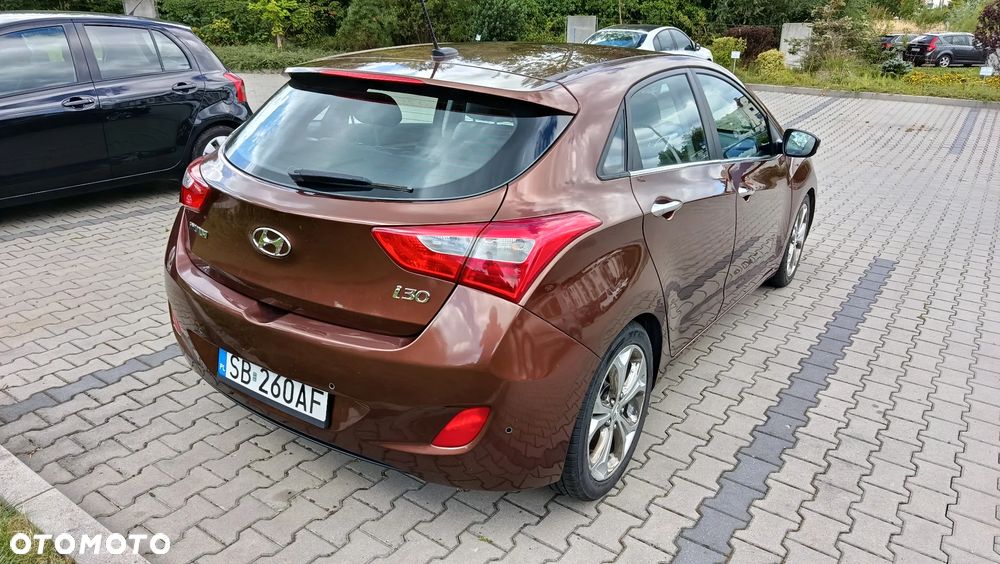 Hyundai i30 1.6 CRDi Classic + - 8