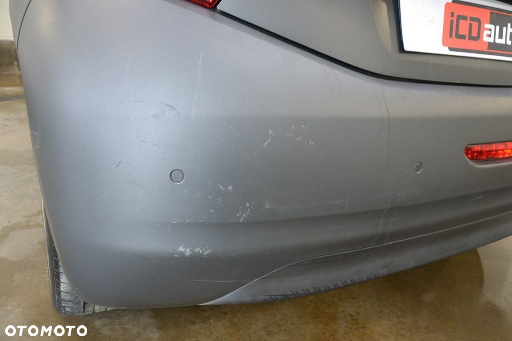 Peugeot 208 - 12