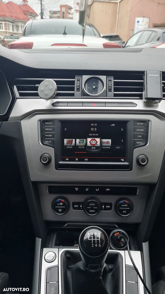 Volkswagen Passat 1.6 TDI (BlueMotion Technology) Comfortline - 13