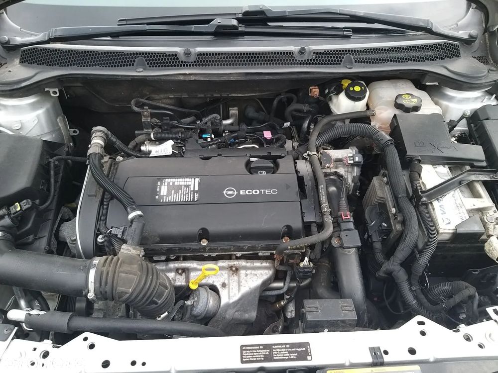 Opel Astra 1.6 Turbo Sport - 10