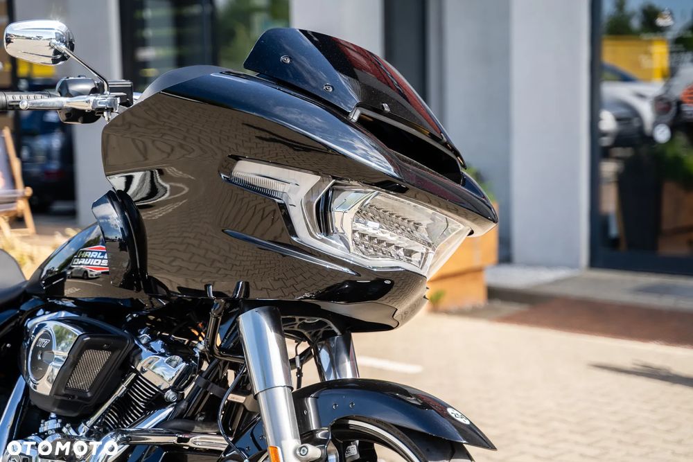 Harley-Davidson Touring Road Glide - 10